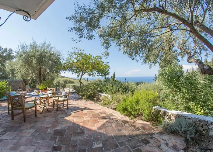 艾格丽斯尼凯塔斯公寓 * Áyios Nikítas