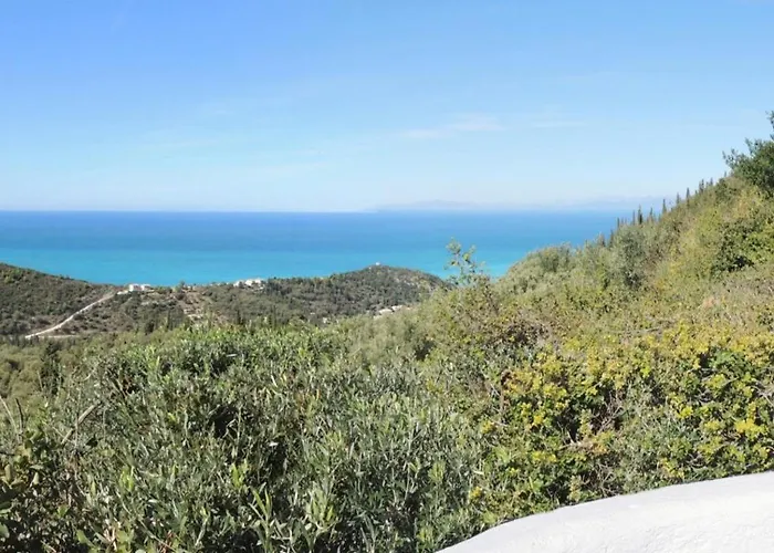 艾格丽斯尼凯塔斯公寓 *