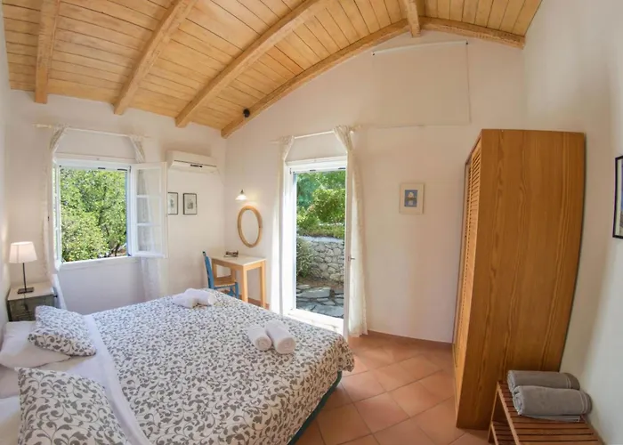 艾格丽斯尼凯塔斯公寓 别墅