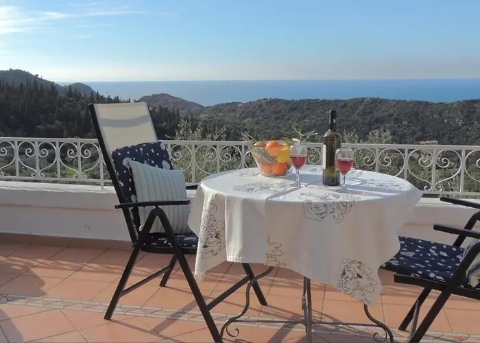 别墅 艾格丽斯尼凯塔斯公寓