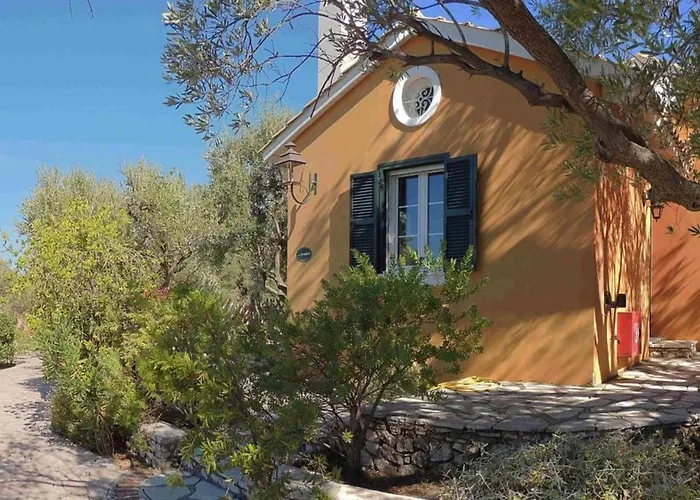 艾格丽斯尼凯塔斯公寓 别墅 *