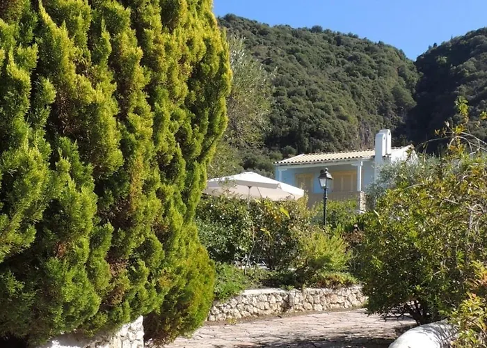 艾格丽斯尼凯塔斯公寓