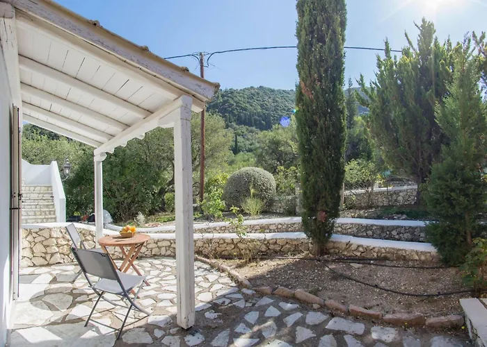 艾格丽斯尼凯塔斯公寓