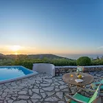 Vilă Agios Nikitas Villas *