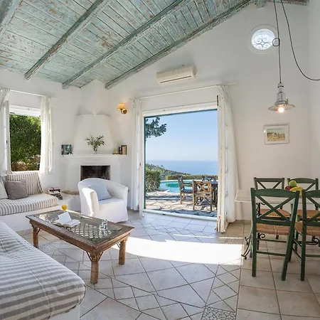 Agios Nikitas Villas Βίλα *